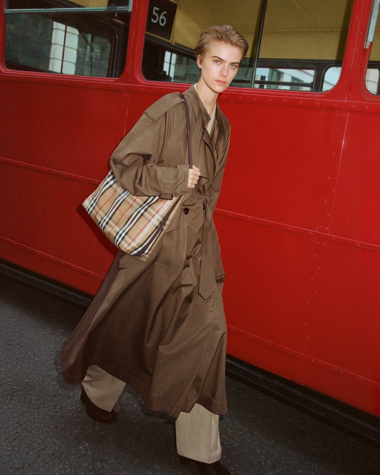 Burberry %d8%aa%d8%b7%d9%84%d9%82 %d8%ad%d9%85%d9%84%d8%aa%d9%87%d8%a7 %d8%a7%d9%84%d8%aa%d8%b1%d9%88%d9%8a%d8%ac%d9%8a%d8%a9 back to the city %d8%a8%d8%a7%d9%84%d8%aa%d8%b9%d8%a7%d9%88%d9%86 %d9%85