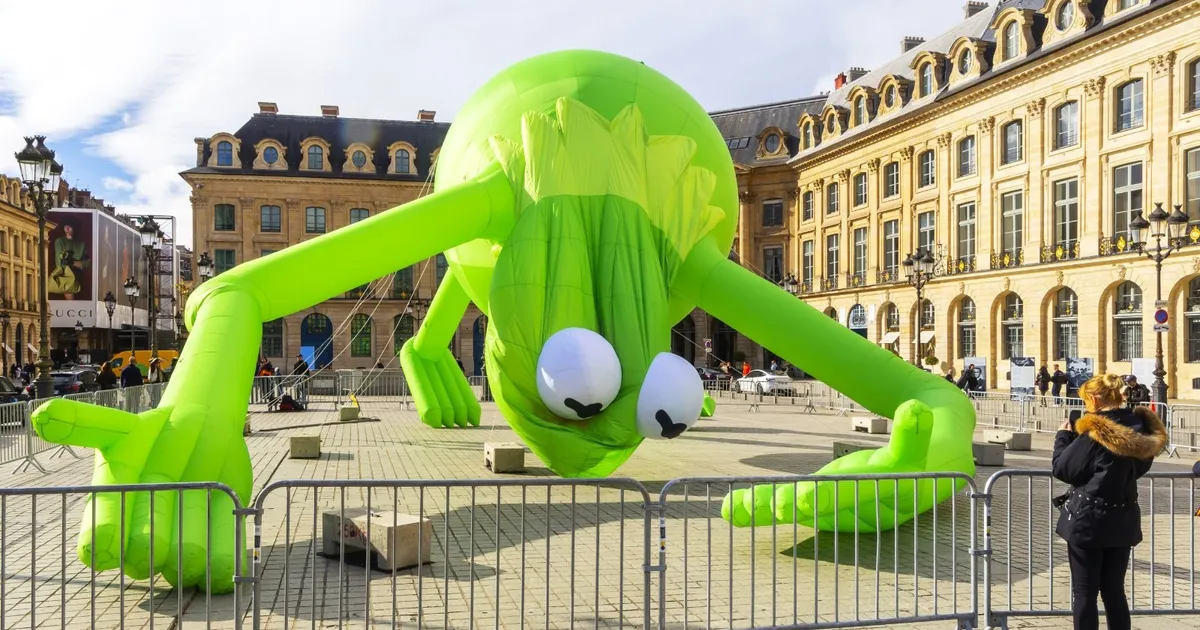 الضفدع “كيرميت” ضيف معارض باريس السنوية