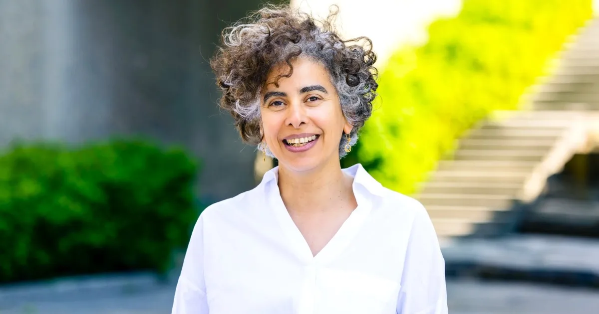 عدنية شبلي في “تفصيل ثانوي”.. أحداث من غبار وعرق