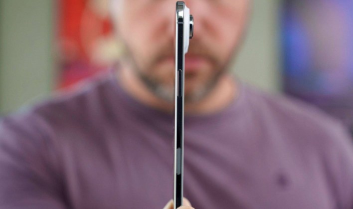 كو: أبل تخفّض إنتاج آيفون Air بشكل مفاجئ