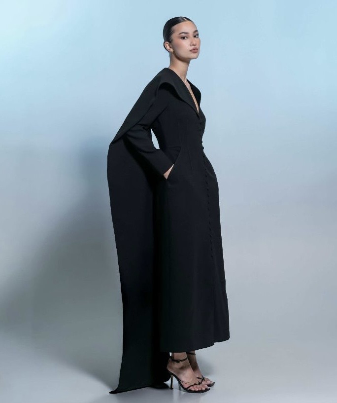 الأميرة رجوة تظهر بإطلالة سعودية بتوقيع منى الشبل في أول زيارة رسمية إلى فرنسا