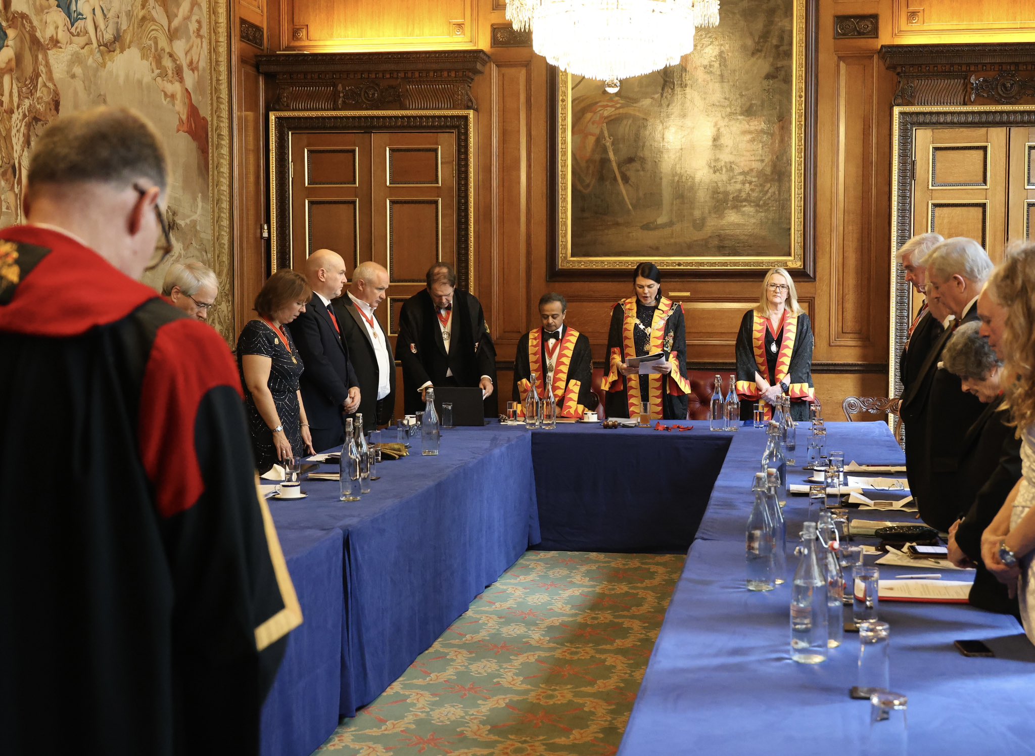 انتخاب البروفيسورة السعودية مناهل ثابت في محكمة لندن