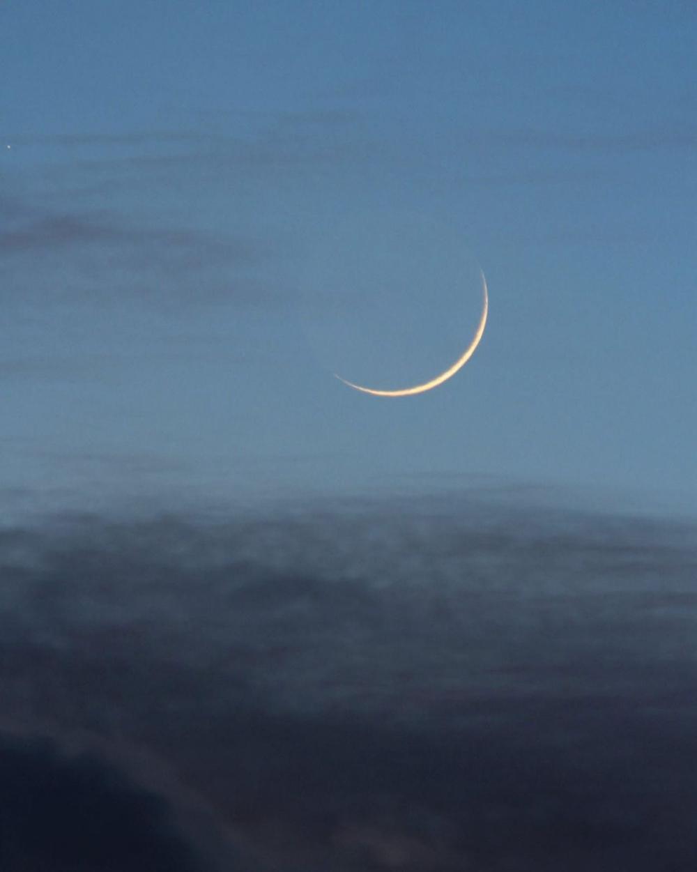 فلكية جدة: هلال جمادى الأولى يزين سماء الوطن العربي الليلة