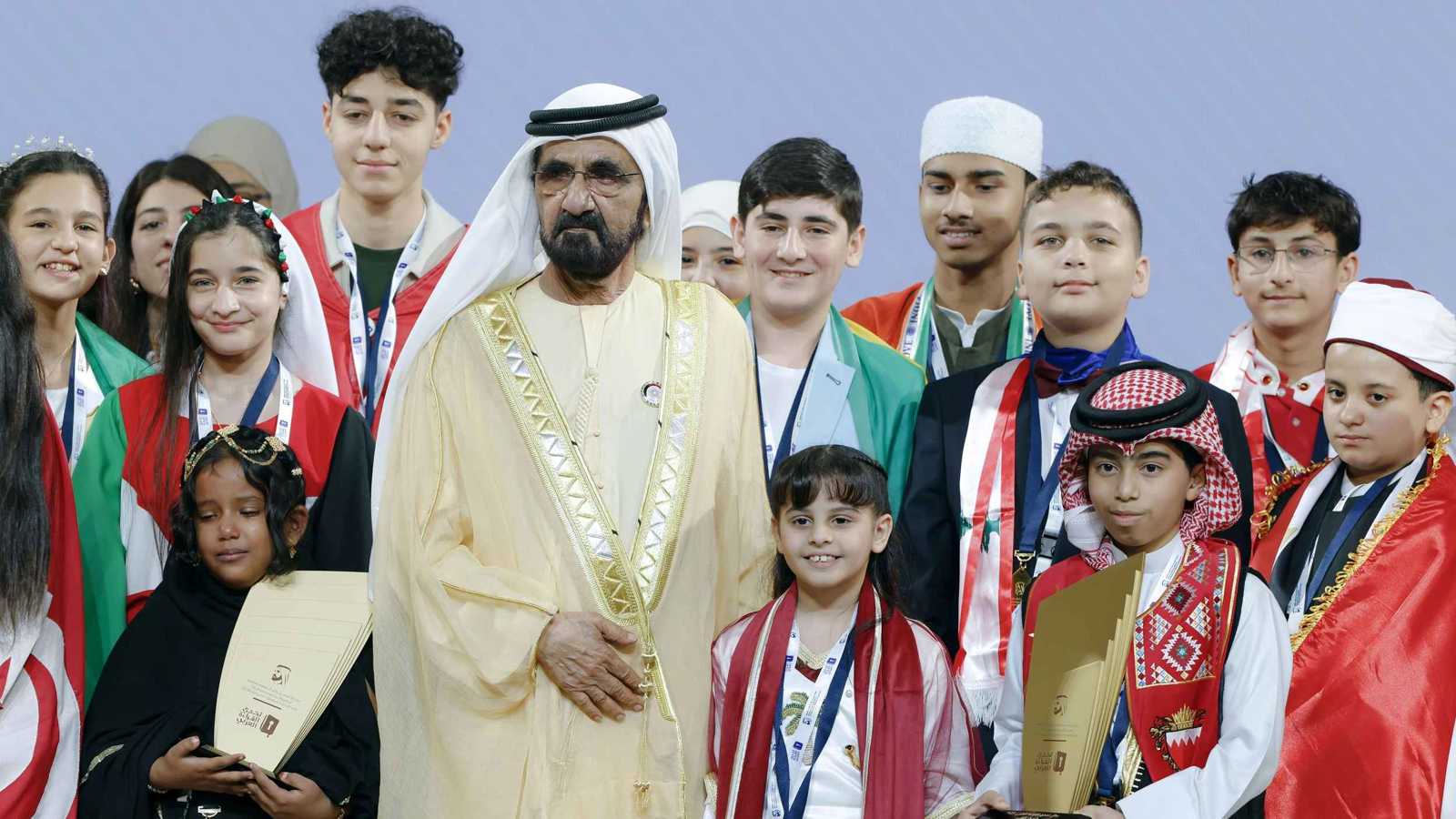 محمد بن راشد يتوج أبطال الدورة التاسعة لتحدي القراءة العربي 2025