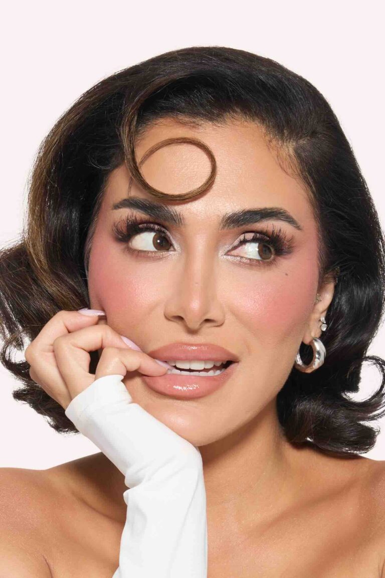 باليت blush filter من huda beauty بداية جديدة في عالم الجمال