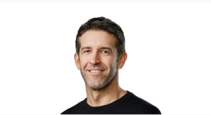 أبل قد تعيّن مديرًا تنفيذيًا جديدًا العام المقبل