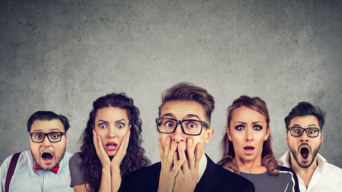 علماء: الخوف شعور مُعدٍ يُمكن أن ينتقل بين الناس دون سبب