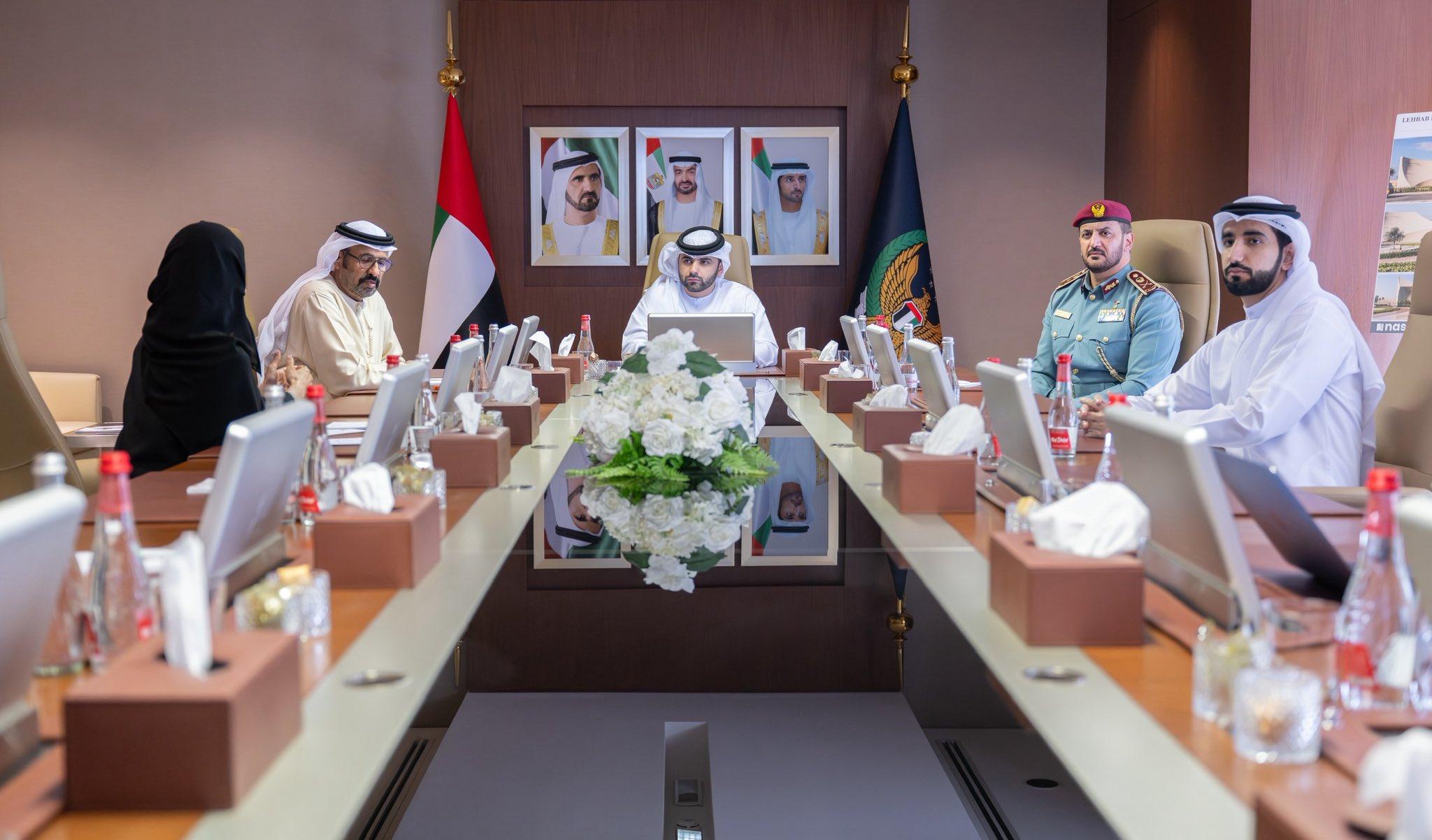 منصور بن محمد:  دبي تتمتع ببنية تحتية متقدمة تدعمها منظومة متكاملة للحفاظ على أمن وسلامة المجتمع