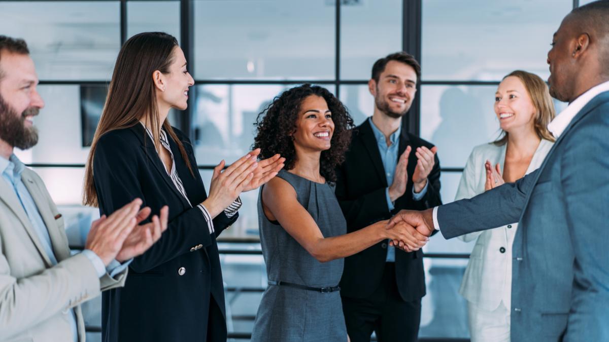 تخطو بك نحو النجاح.. 9 عادات تغيرحياتك