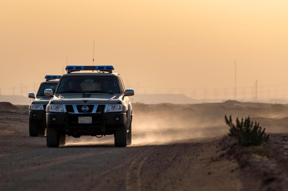 دوريات الإدارة العامة للمجاهدين بمنطقة حائل تضبط مخالفًا لنظام البيئة