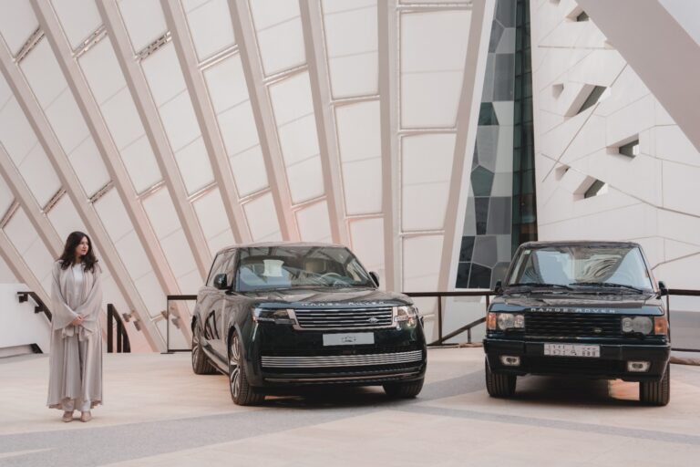 تجربة مميّزة من رينج روڤر في السعودية حيث يلتقي الإرث بالفخامة المعاصرة