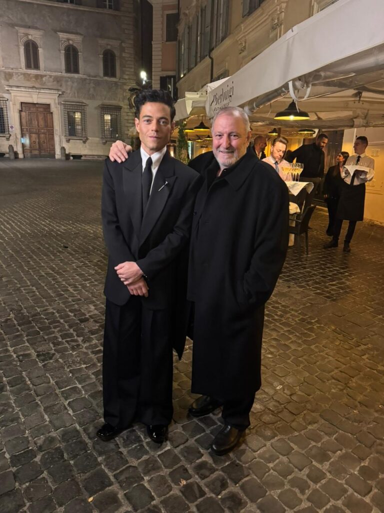 صور وفيديو.. محاور المشاهير عدنان الكاتب مع النجوم مونيكا بيلوتشي وتارا عماد ورامي مالك في معرض كارتييه في روما