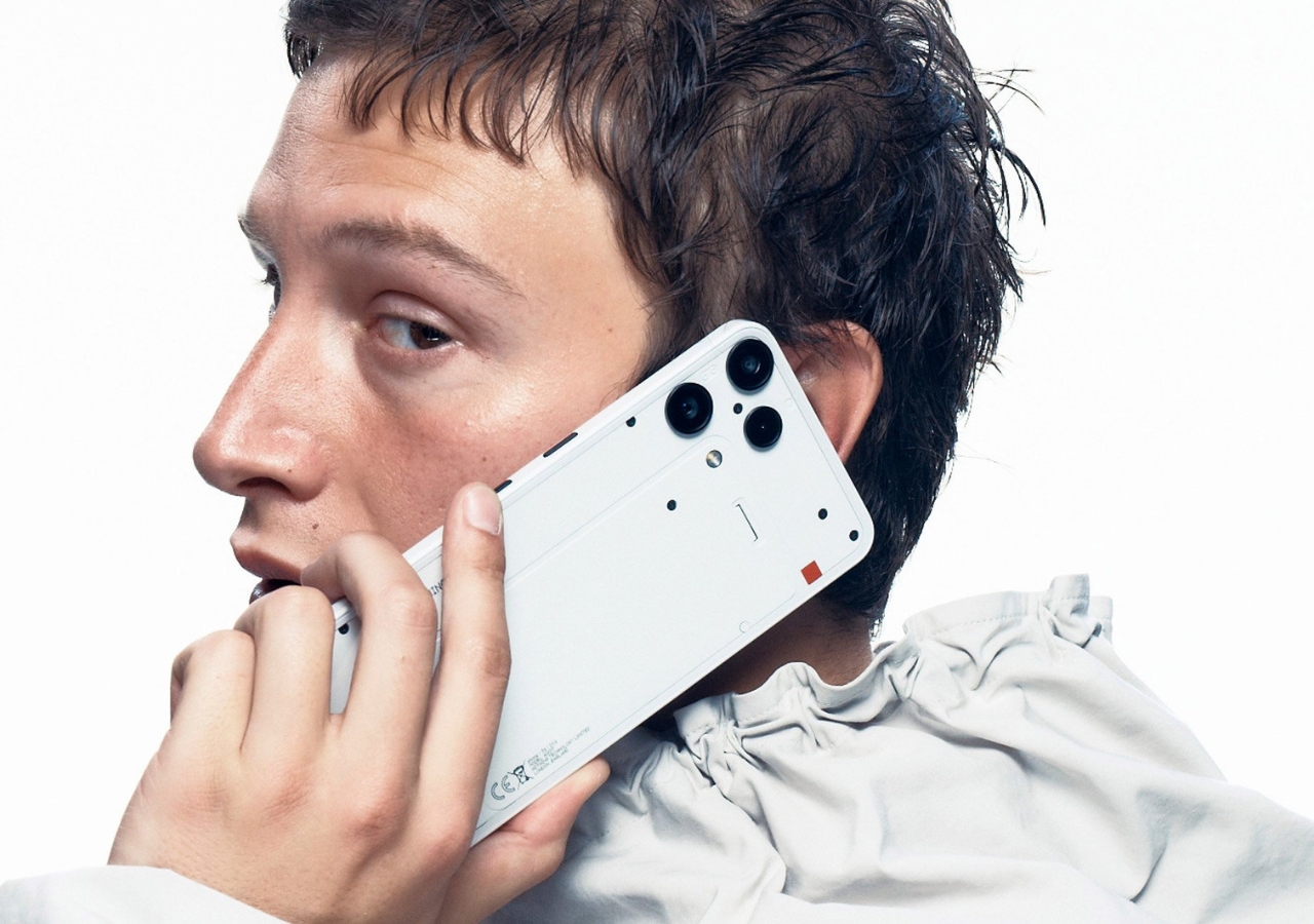 إطلاق هاتف Nothing Phone (3a) Lite الاقتصادي بتصميم شفاف