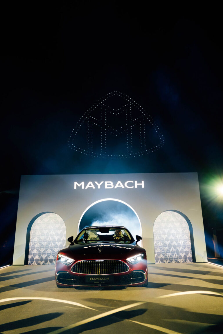 مرسيدس مايباخ sl 680 monogram series تعيد تعريف مفهوم الفخامة المفتوحة