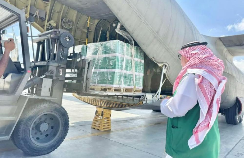 وصول الطائرة الإغاثية السعودية الـ71 إلى مطار العريش لدعم غزة