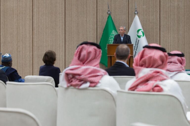 السعودي للترايثلون يوقع مذكرة تفاهم مع منظمة المحترفين للترايثلون (pto)