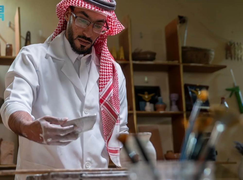 فنّ الخزف والفخار بالجوف.. أصالة الحرفة وتجسيد عراقة التراث