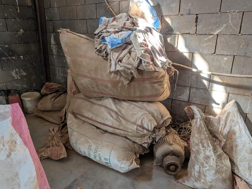 أمانة جدة تغلق موقعين في الخمرة وتتلف أكثر من 3,7 طن من منتجات التبغ