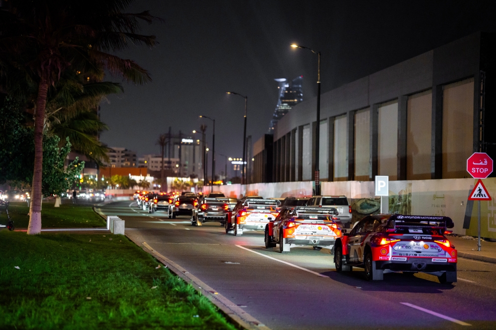 كورنيش جدة يحتضن مسيرة ترحيبية لنجوم بطولة العالم للراليات