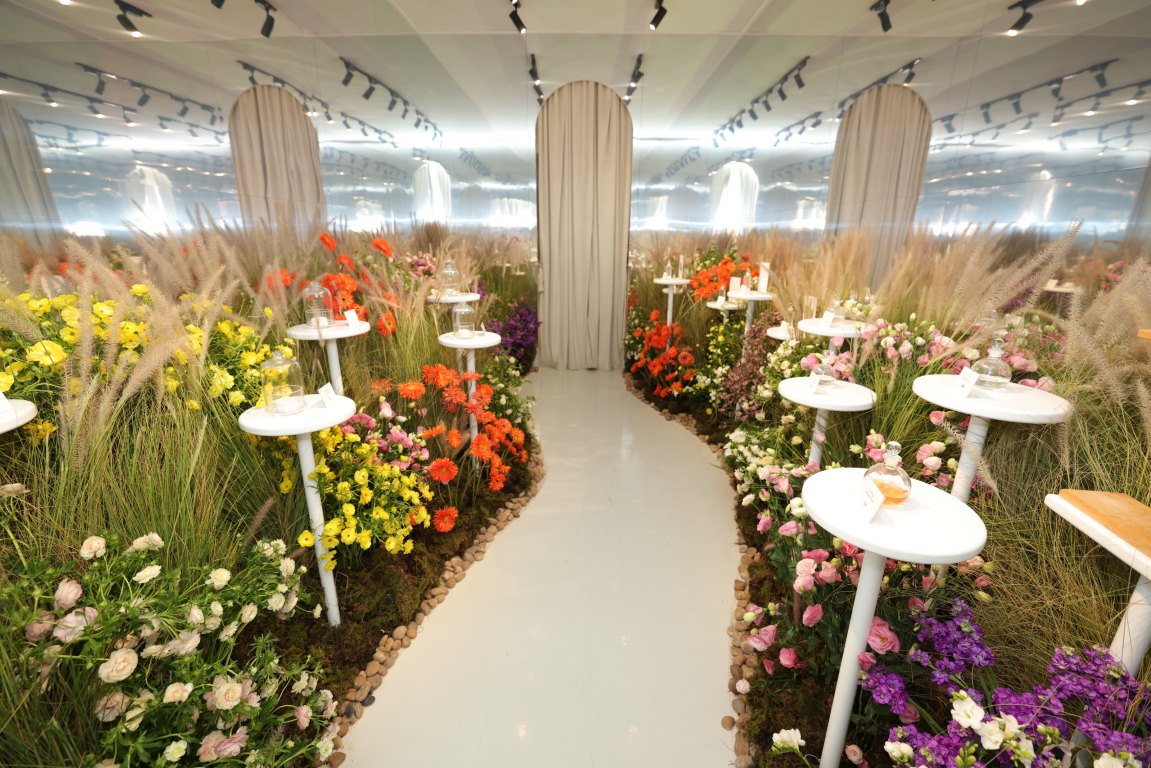 روائح الشركة العالمية للنكهات والعطورiff تأسر ضيوف معرض بيوتي وورلد الشرق الأوسط 2025