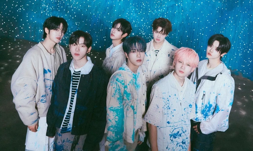 فرقة CLOSE YOUR EYES تحطم رقمها القياسي مع “blackout” خلال يومين