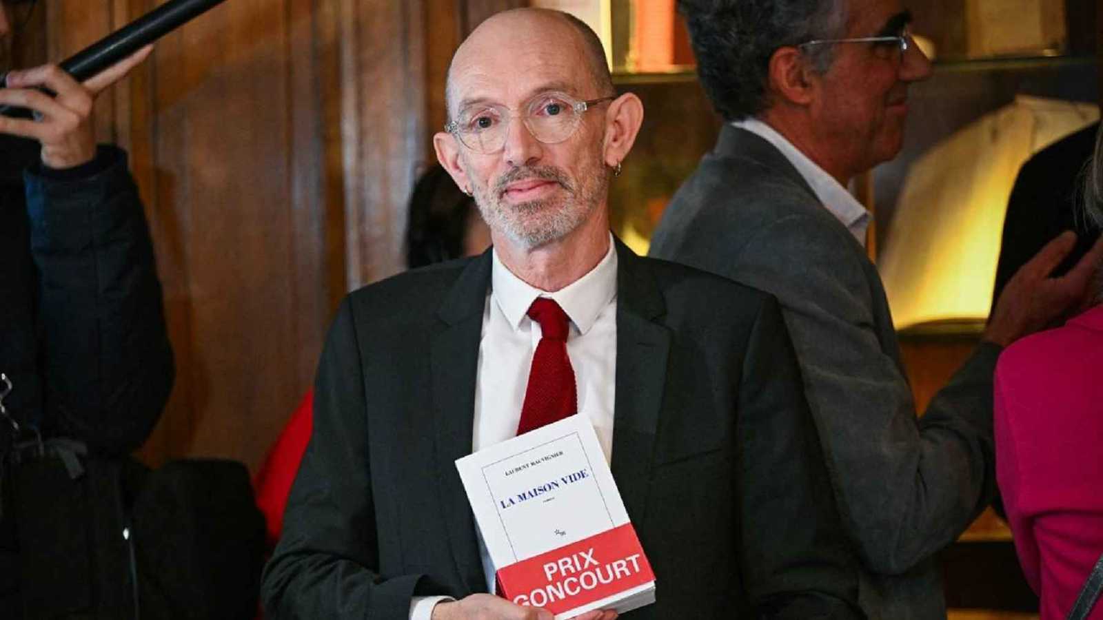 لوران موفينييه يفوز بجائزة غونكور عن روايته “البيت الفارغ”