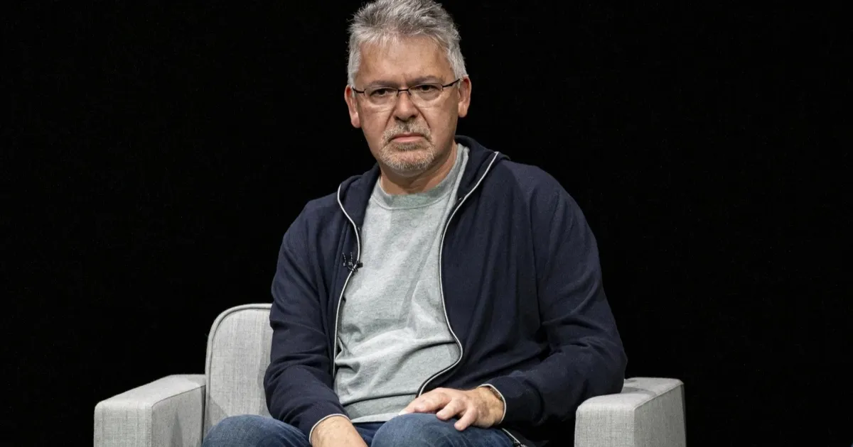 أبل “المتأخرة” تستقطب مسؤولاً سابقاً بمايكروسوفت للذكاء الاصطناعي