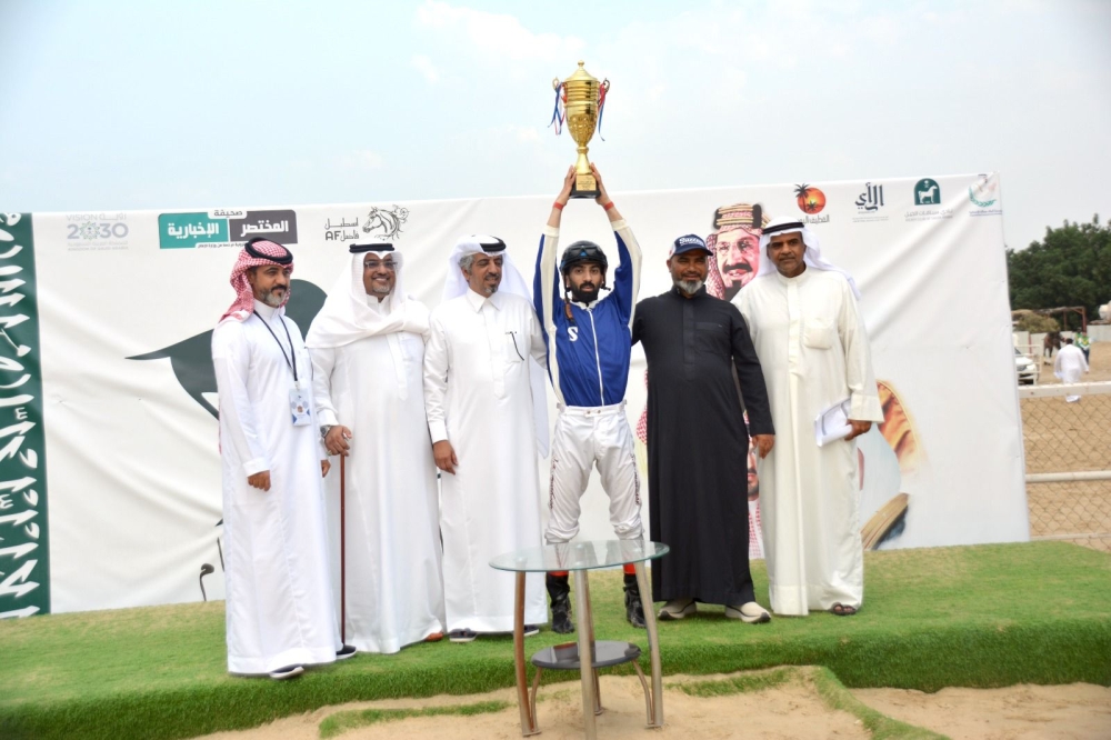 ميدان فروسية الدمام يختتم الحفل الثالث لموسم 1447هـ بإثارة ومنافسة قوية بين نخبة الجياد