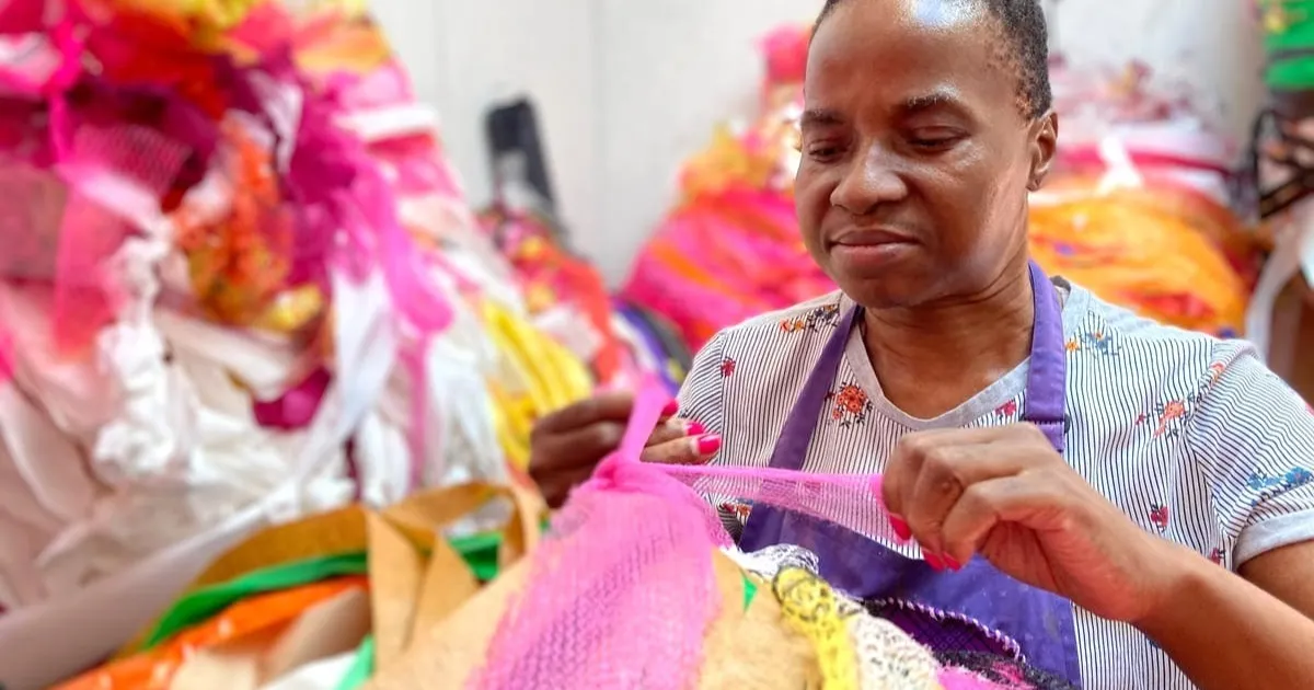 فنانة مصابة بالتوحد تفوز بجائزة “تيرنر ” البريطانية