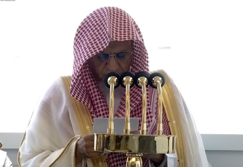 خطيب المسجد الحرام يؤكد فضل صفة الرجولة في دعم المجتمع