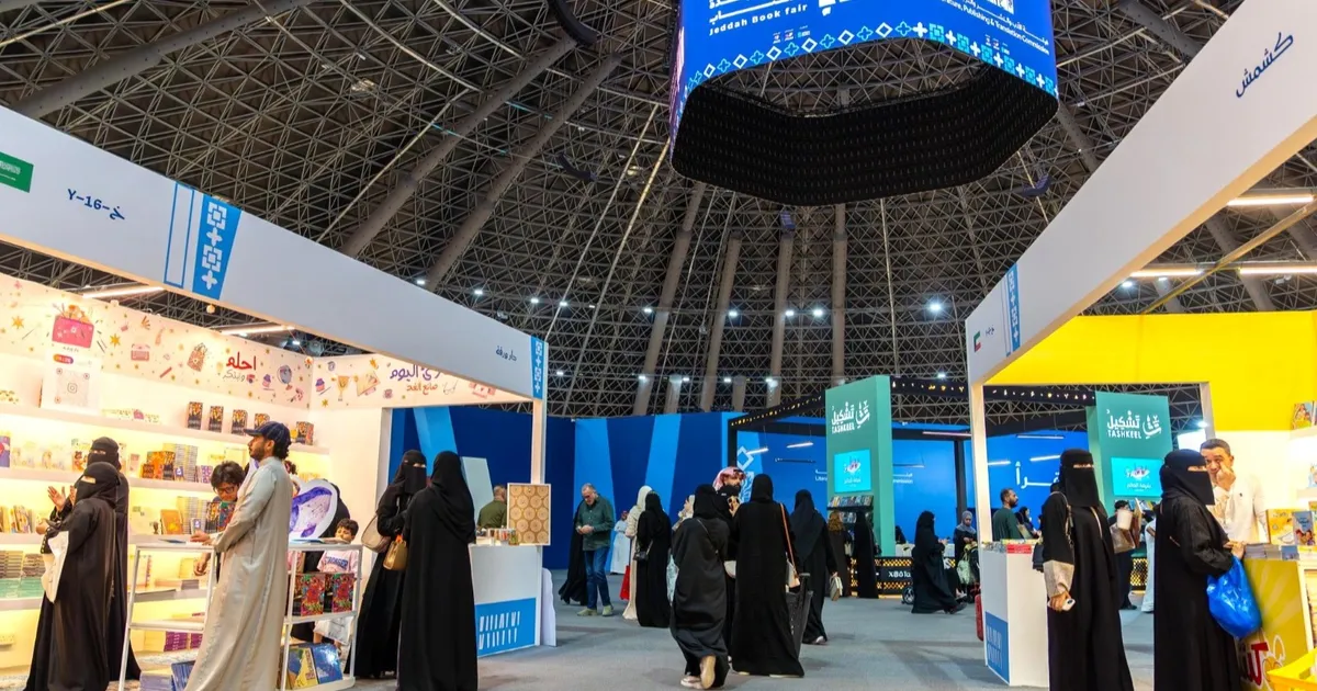 “جدة تقرأ” في معرضها.. ومبادرات توسّع حضور الأدب السعودي