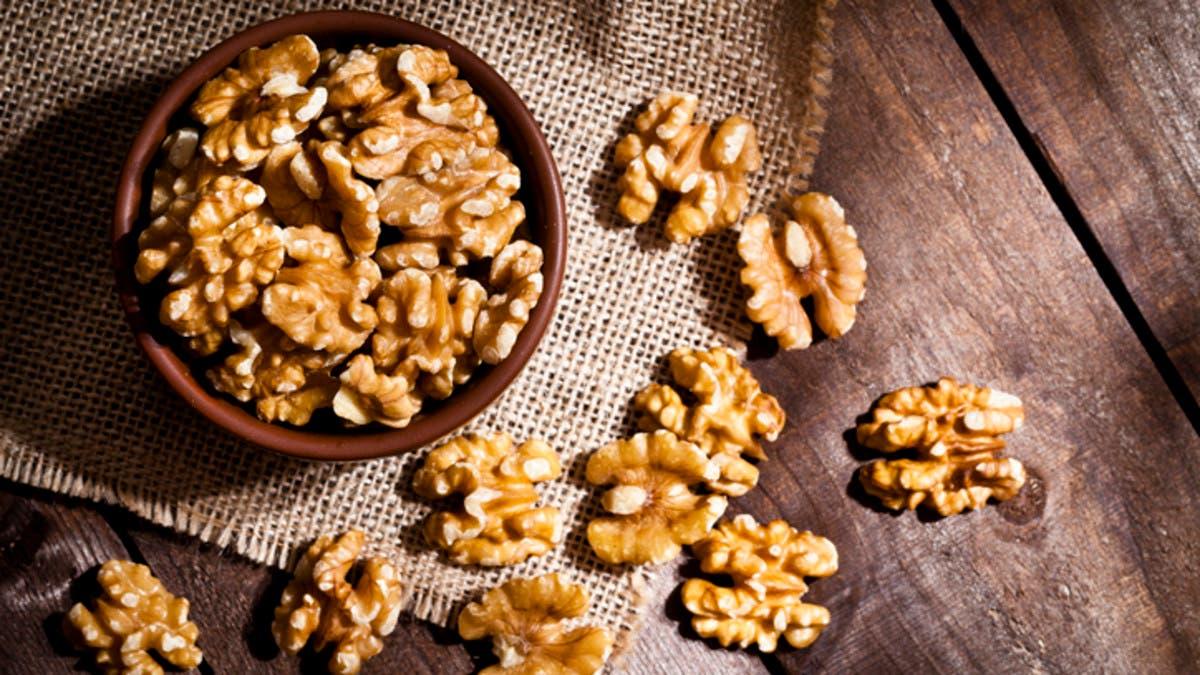 الجوز والفول السوداني.. أيهما أفضل لصحة القلب؟
