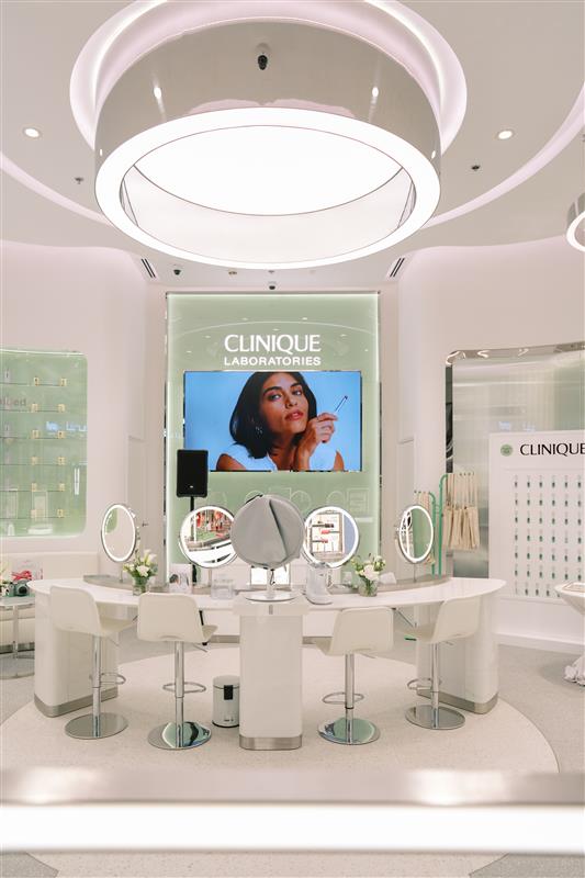 كلينيك تتوسع بحضورها في الإمارات وتفتتح متجرين مستقلين جديدين في مردف سيتي سنتر ومول الإمارات