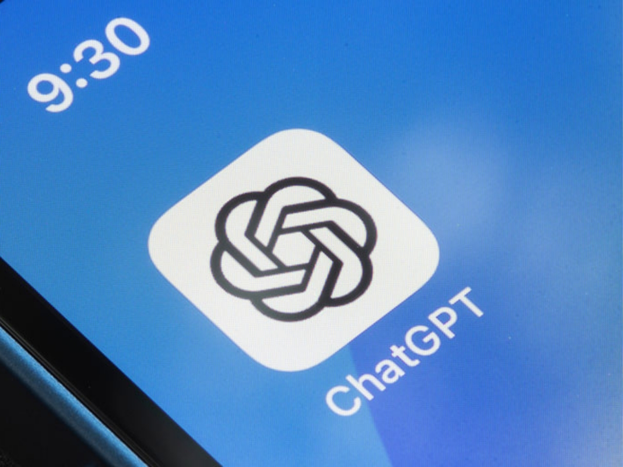 تقارير: OpenAI تخطط لجعل ChatGPT يفضّل المعلنين في الردود