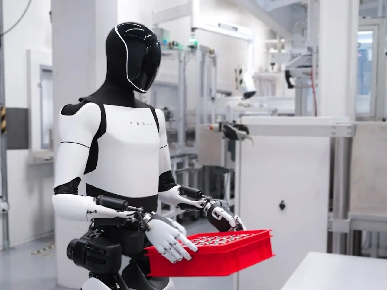 تسلا تراهن على الروبوتات.. وإيلون ماسك يتوقع أن ينسى العالم سيارات الشركة