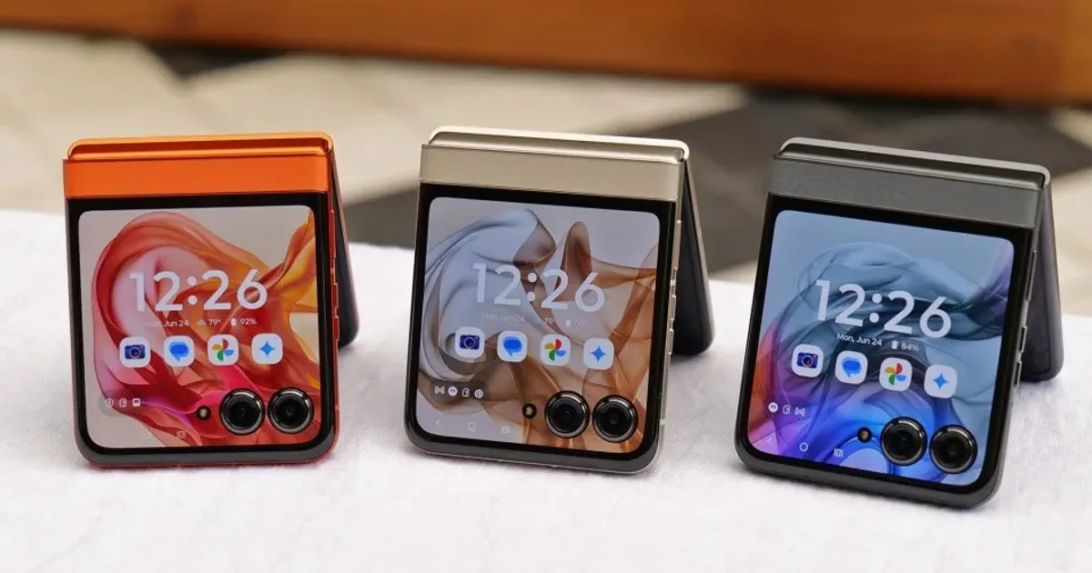 “لينوفو” تطرح إصداراً خاصاً من هواتف RAZR لكأس العالم 2026