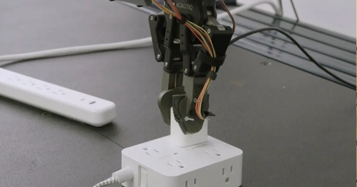 مايكروسوفت تكشف عن أول نموذج ذكي لتشغيل الروبوتات