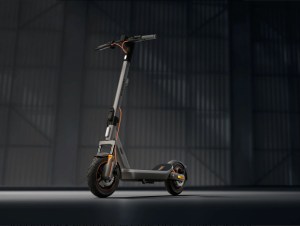 شاومي تستعد لإطلاق سكوتر كهربائي جديد قوي مع دعم Apple Find My