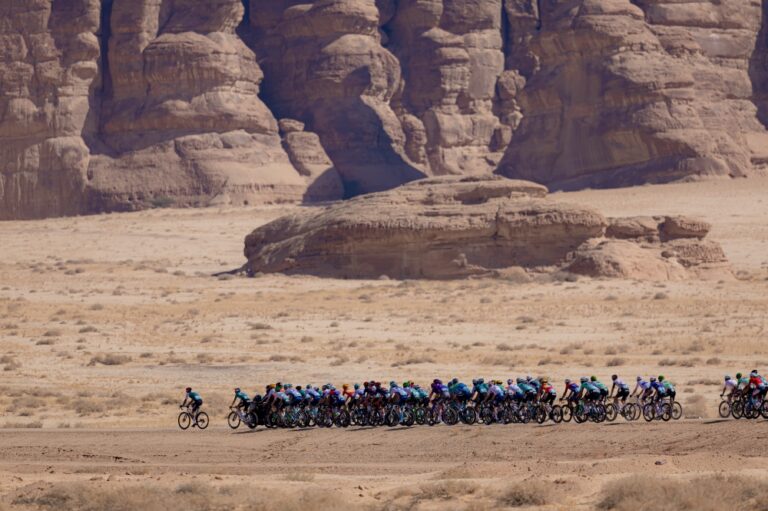 انطلاق منافسات طواف العلا 2026 بمشاركة 17 فريقًا عالميًّا