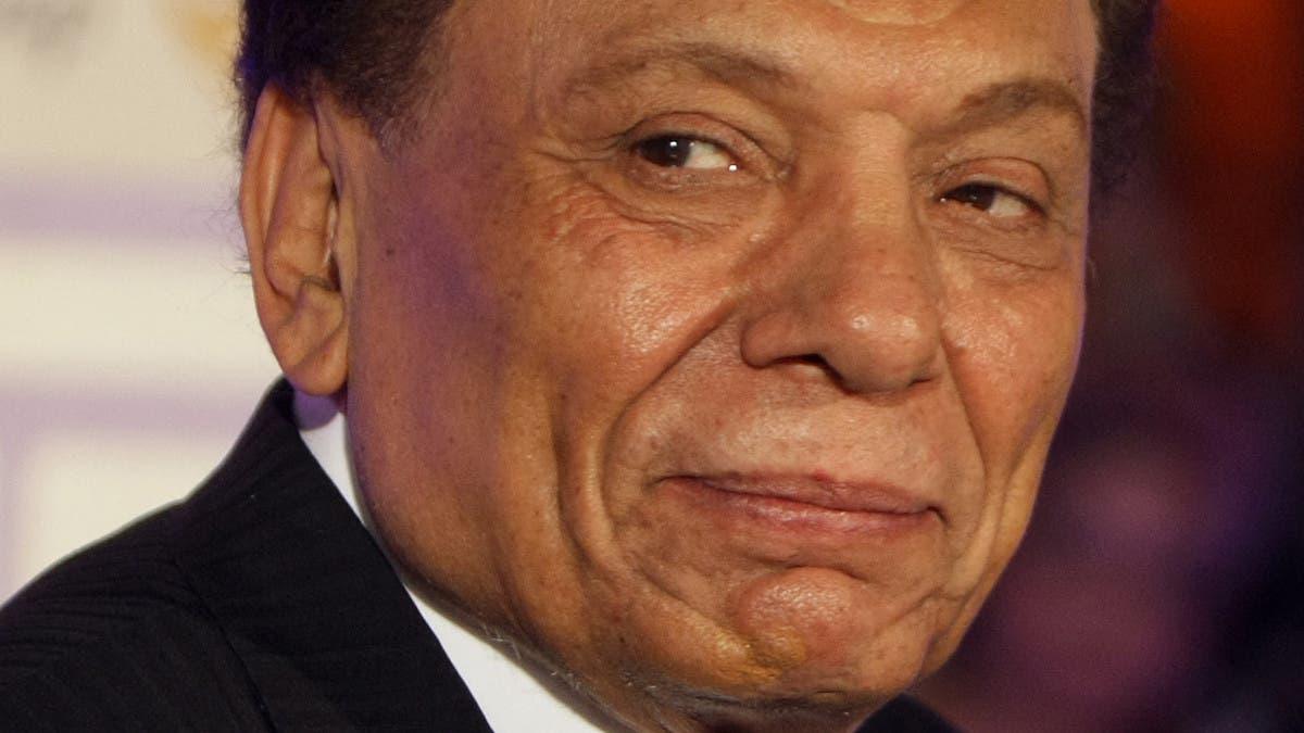أنباء عن تدهور الحالة الصحية لعادل إمام.. والنقيب يوضح