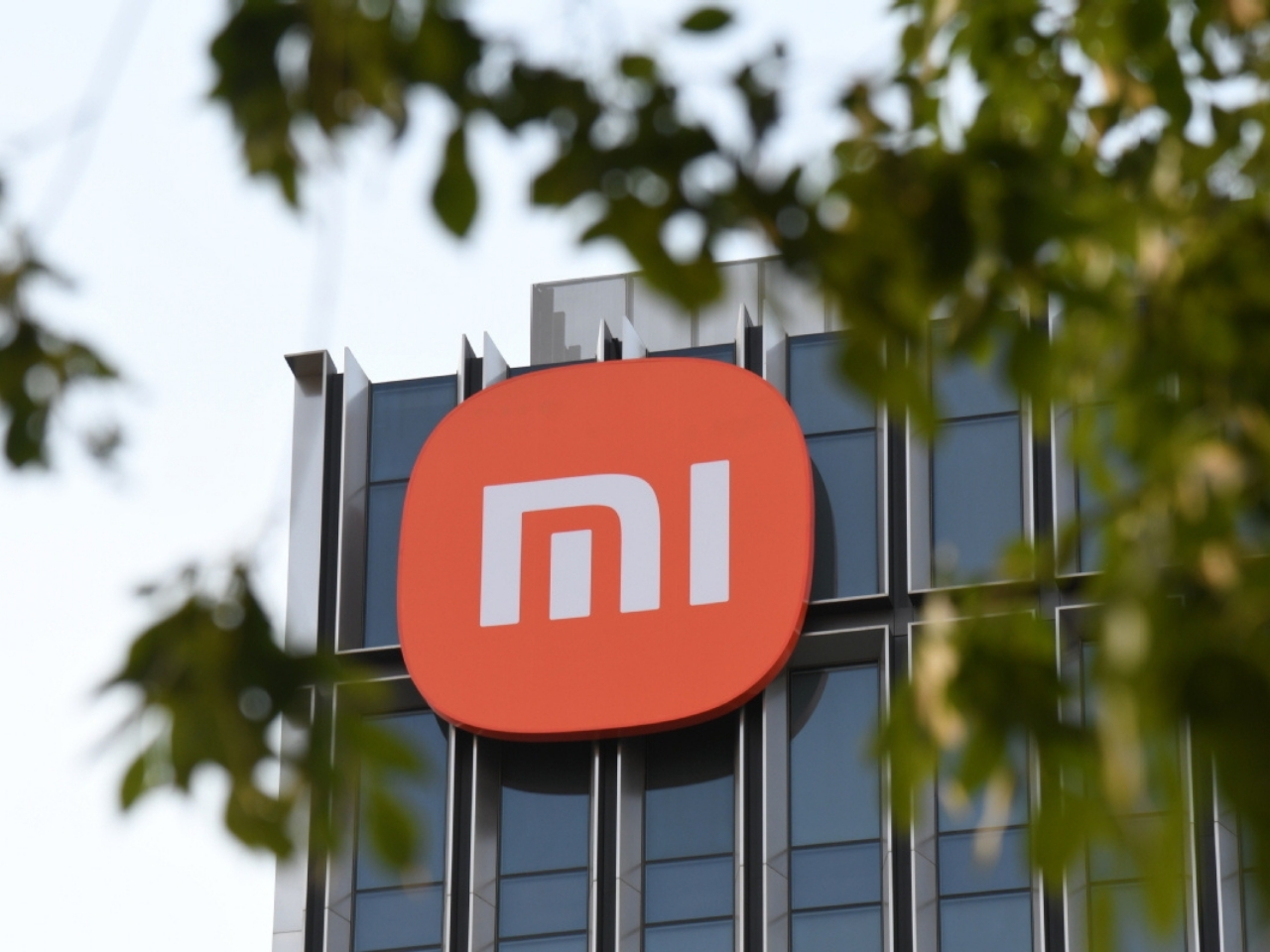 شاومي تخطط لمرحلة جديدة في 2026 بهواتف تعتمد على معالجات ونظام تشغيل من تطويرها