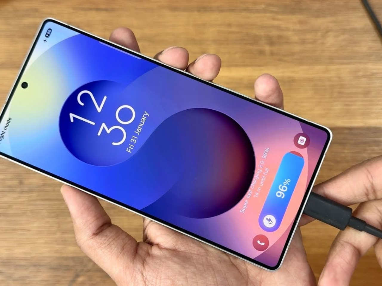 تسريب: Galaxy S26 الأساسي قد يحصل على ترقية كبيرة في سرعة الشحن