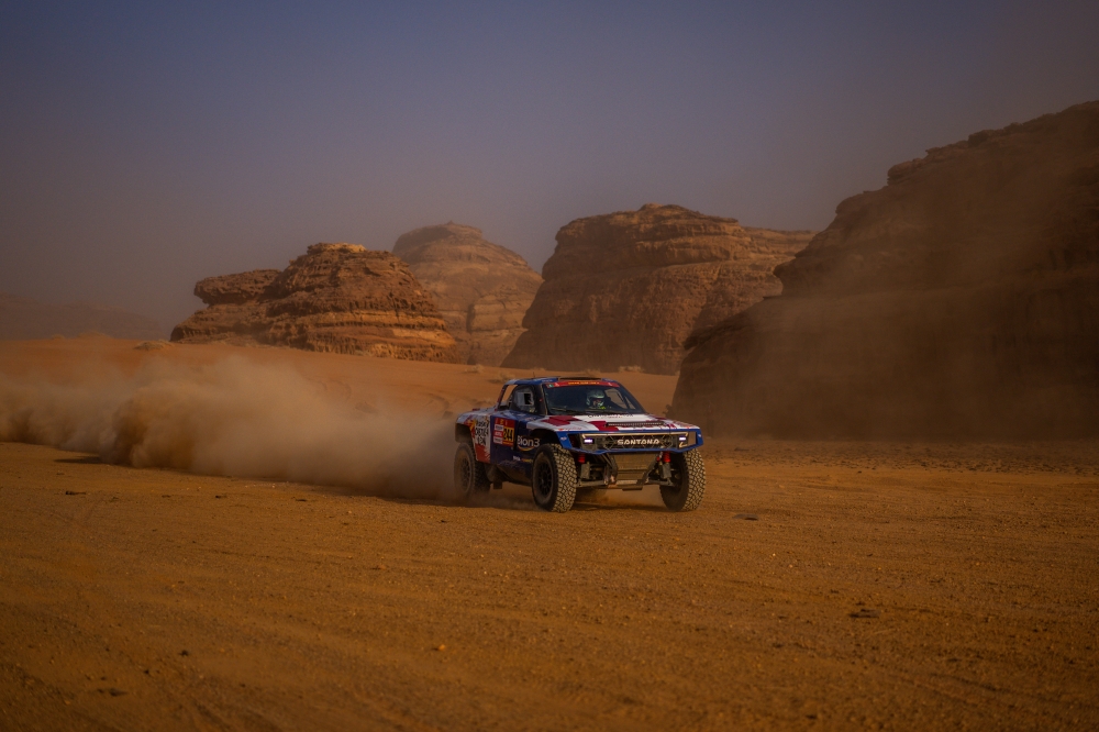 “هينك لاتيغان” يخطف صدارة ترتيب فئة السيارات برالي داكار 2026 في رابع المراحل