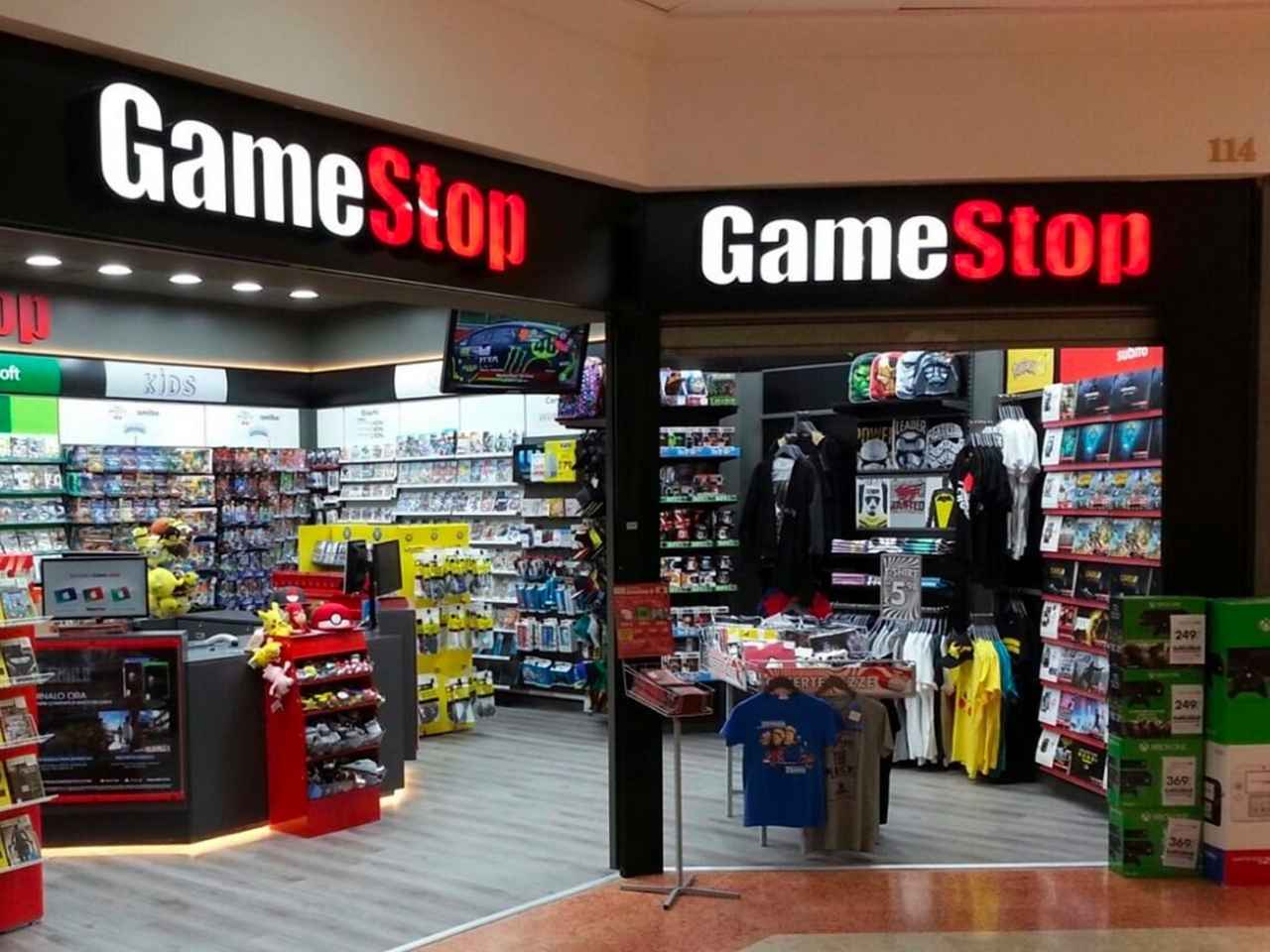 تقارير: GameStop تغلق أكثر من 400 متجر في الولايات المتحدة