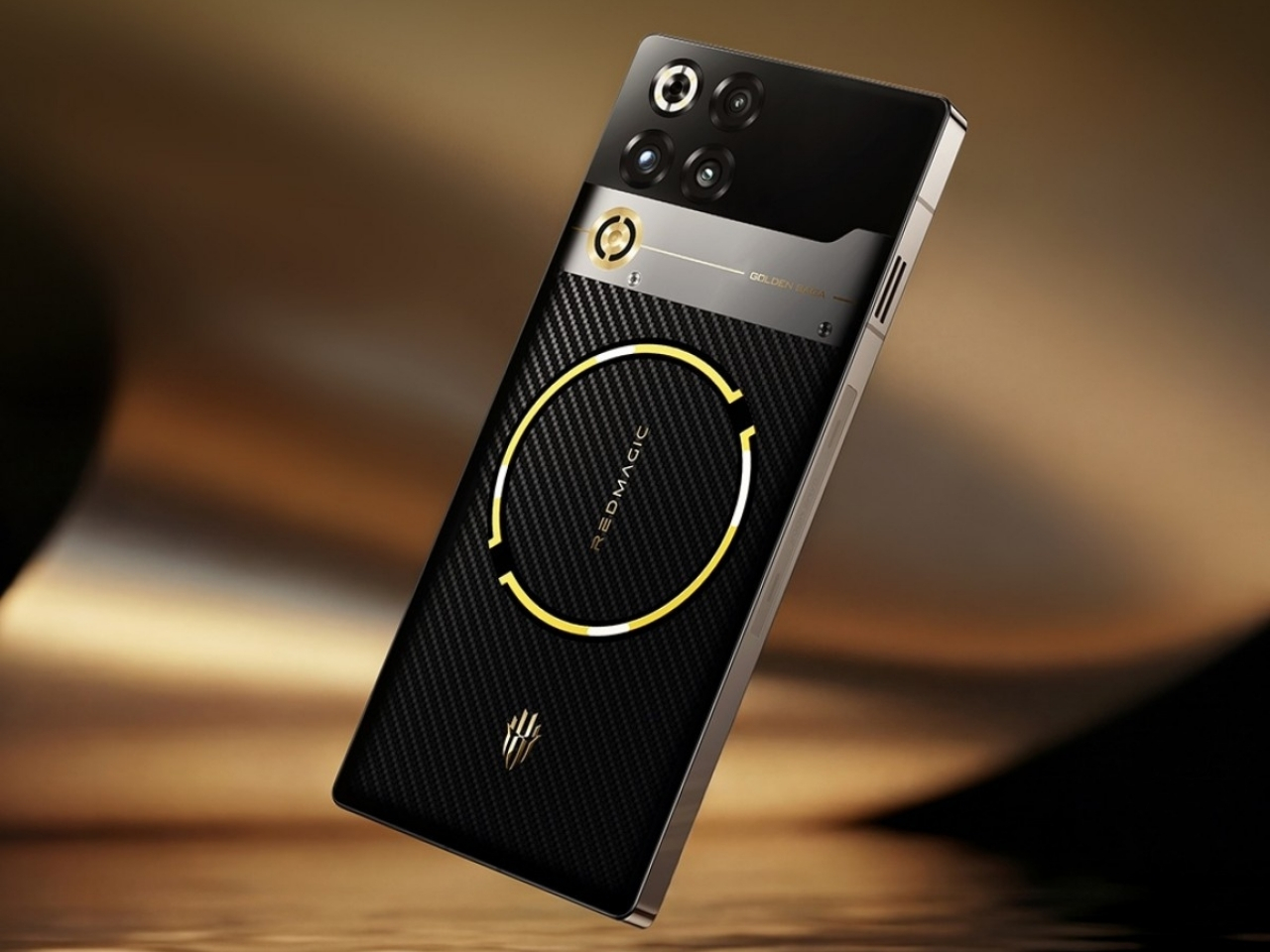 هاتف RedMagic 11 Pro+ Golden Saga يتوفر بنظام تبريد مطلي بالذهب وفخامة بلا حدود