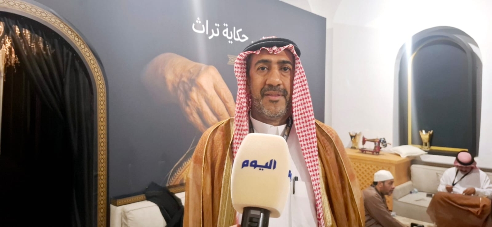 الفنان النمر لـ “اليوم”: البشت يوثق هويتنا.. ومسلسل “المرسى” يكشف المستور الاجتماعي