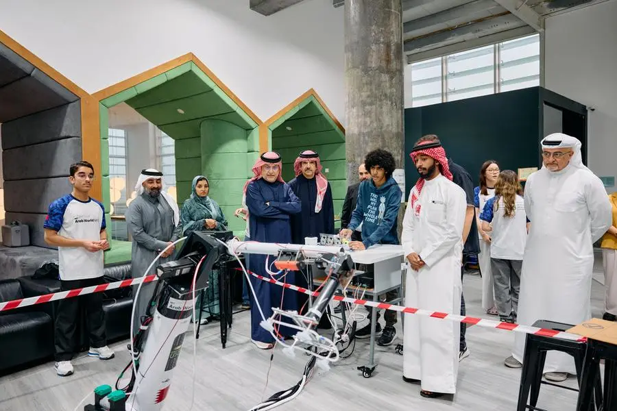 مدرسة الرفاع فيوز الدولية تختتم برنامج الروبوتات المتطوّرة بالشراكة مع معهد ماساتشوستس للتكنولوجيا (MIT)