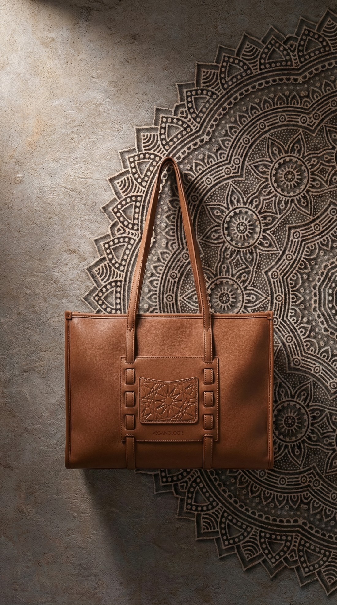 اكتشفي مجموعة حقائب ‏‎ Veganologieالجديدة... لقاء التراث المعماري والهندسة المعاصرة والحرفية ‏الواعية