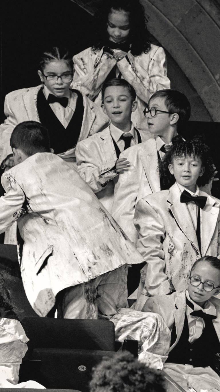 Maison Margiela تطلق فيلماً بعنوان Joy بمشاركة الفنان Max Richter وجمعية Orchestre à l’École