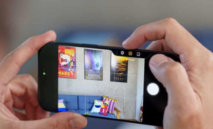 أبل سعت للاستحواذ على Lux Optics لتعزيز قدرات الكاميرا في أجهزتها